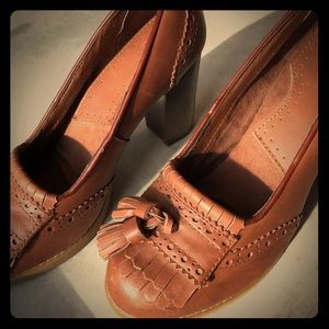 G.H. Bass & Co. Vintage Leather Loafer heels